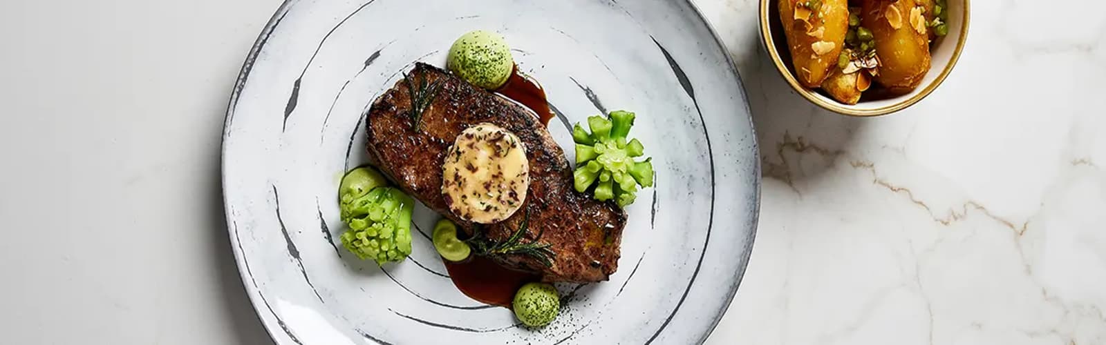 hkscan header investors 10 1200px