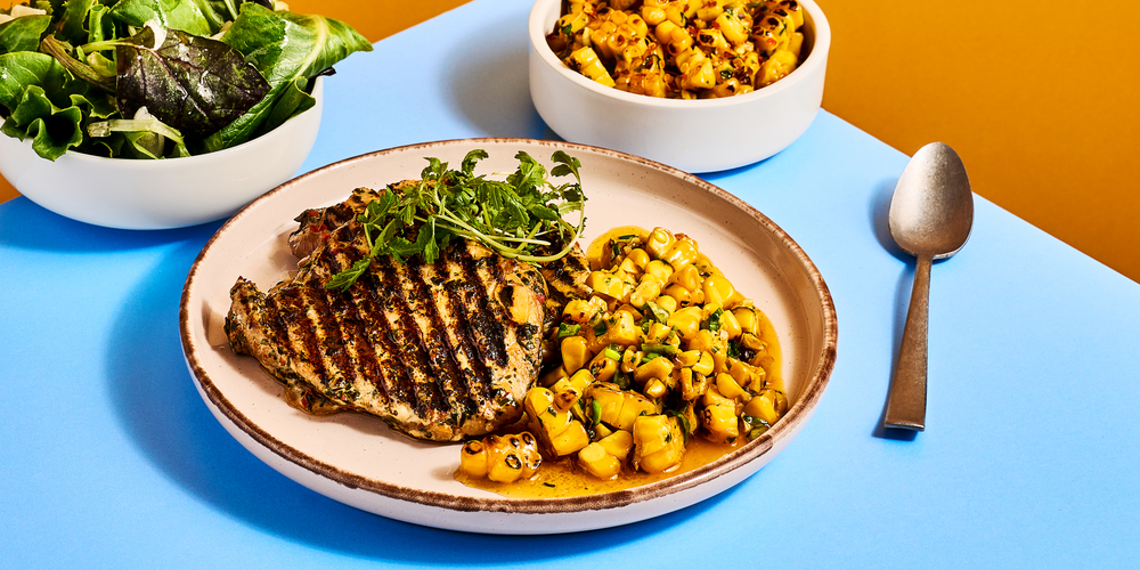 HK Porsaan paistileike ja grillattua maissia CROP