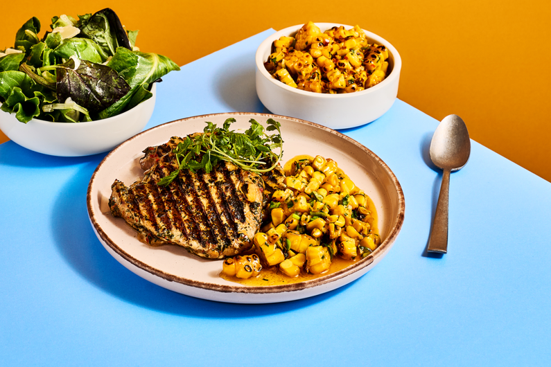 HK Porsaan paistileike ja grillattua maissia CROP