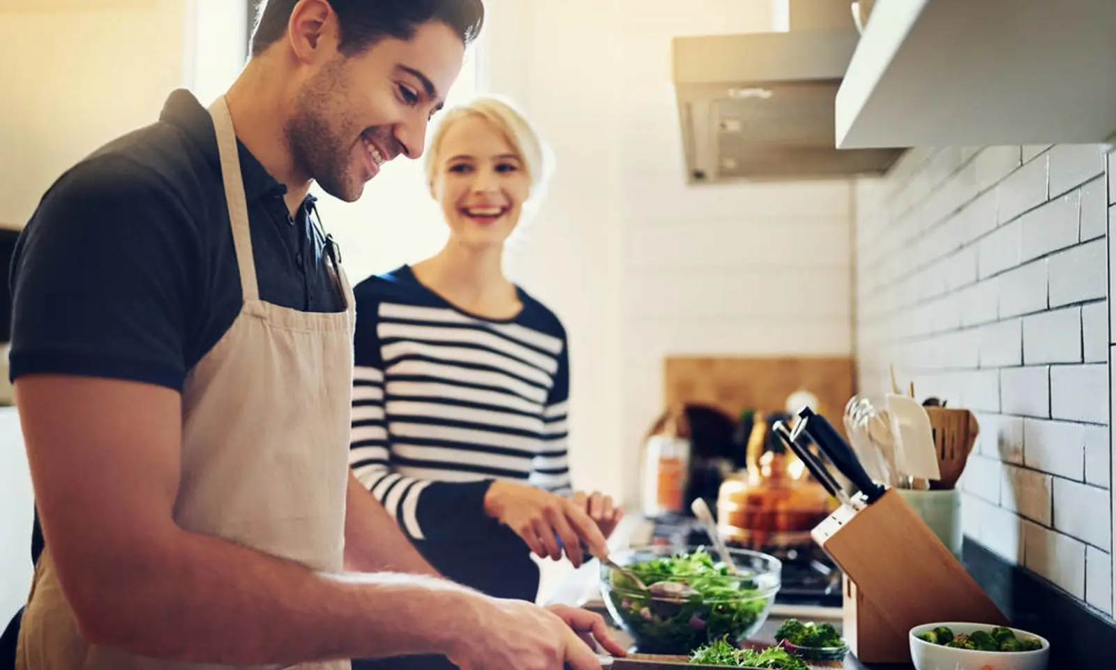 Kitchen Stories couple 02