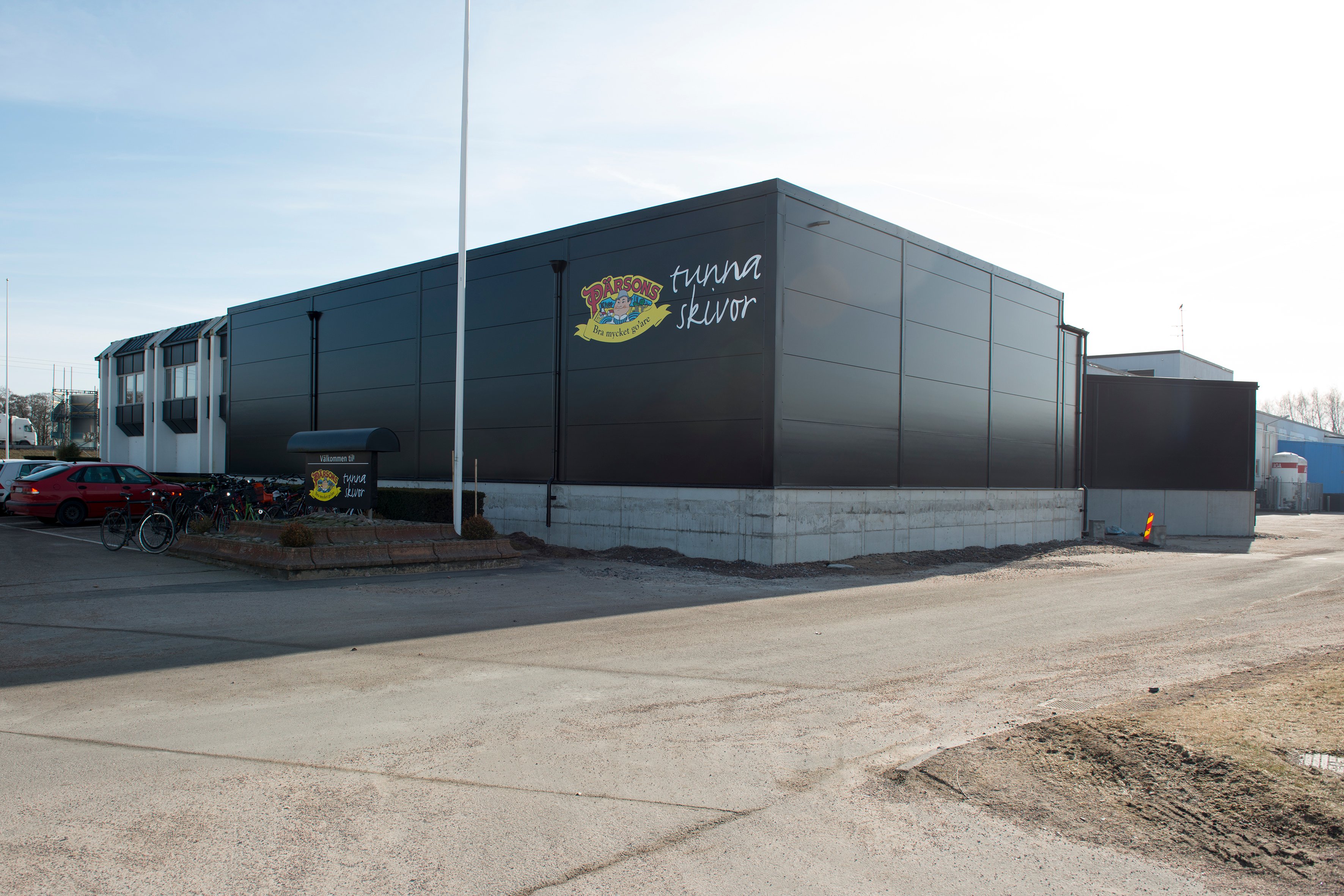 Sec PÄRHAL byggnad mitt emot port